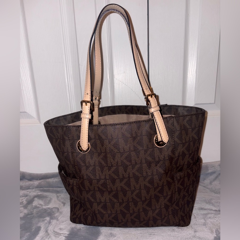 Michael Kors Signature Jet Set Tote Brown Large Monogram Bag - Picture 2 of 4